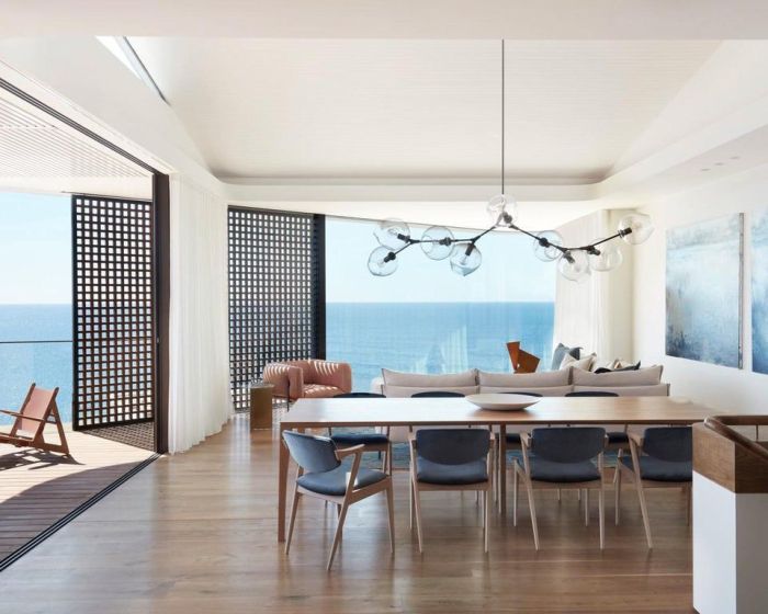 Beach house interior chic ideas living harpersbazaar spotted article interiors inside