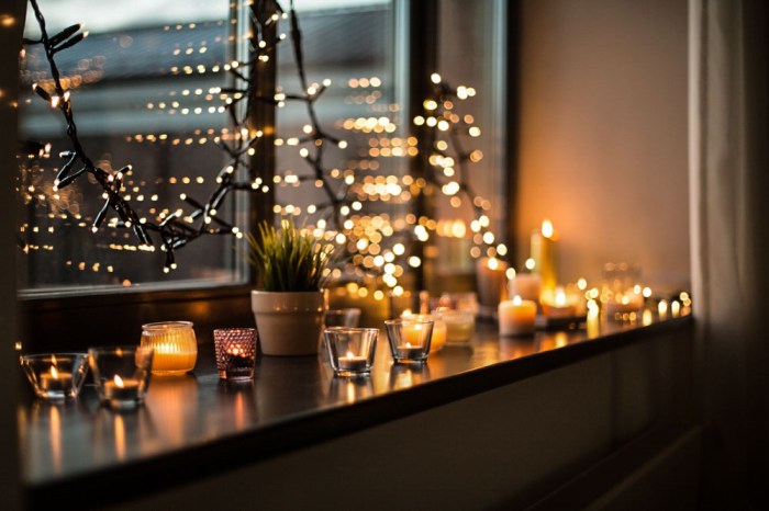 Candle light decoration in room